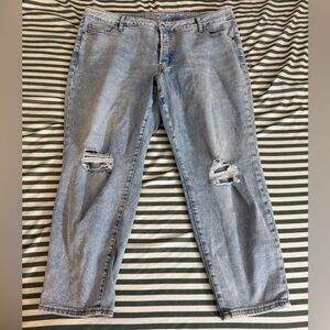 Old Navy High Rise Relaxed Women’s Straight Jeans